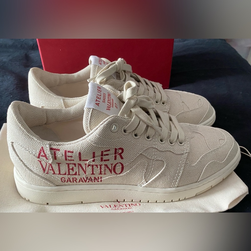Valentino Garavani Cream Sneakers in canvas size 40 /9us